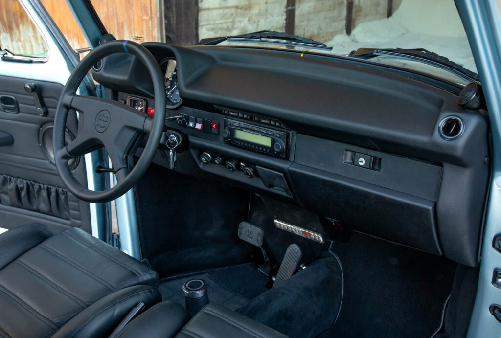 Elektryczny Garbus Knepper_RS-E kokpit