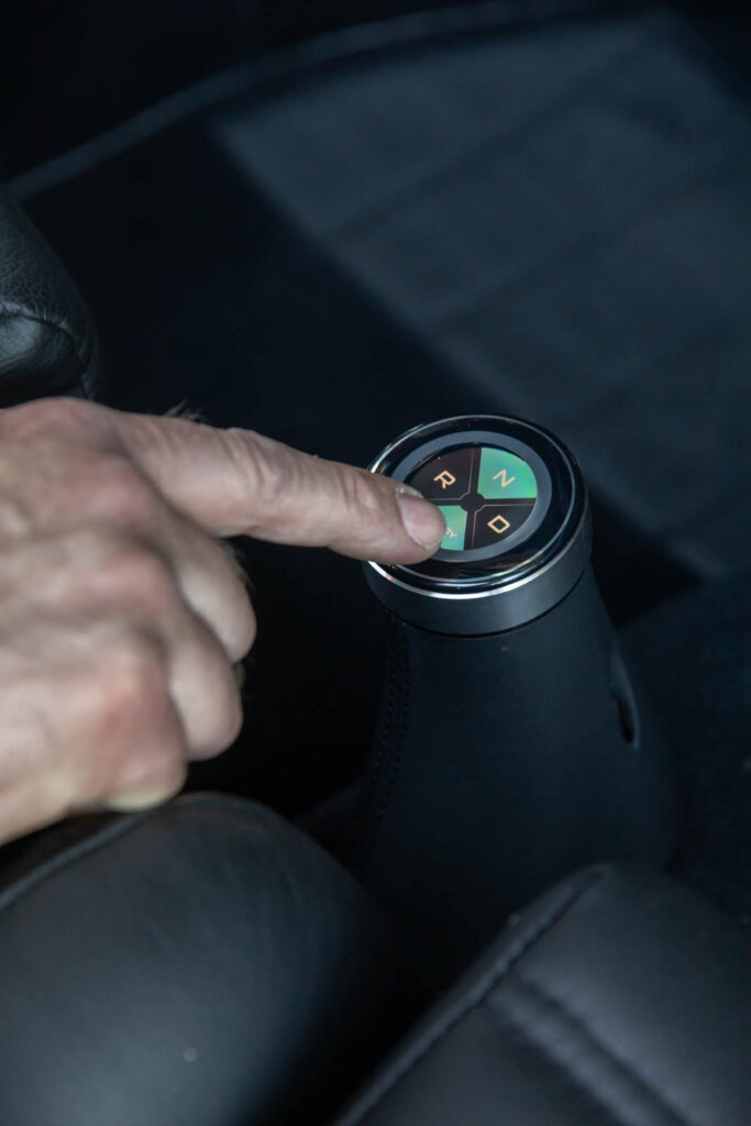 Elektryczny Garbus Knepper_RS-E przycisk trybu napędu