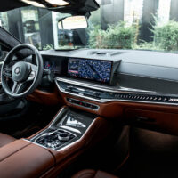 Manhart_MHX6_500 kokpit