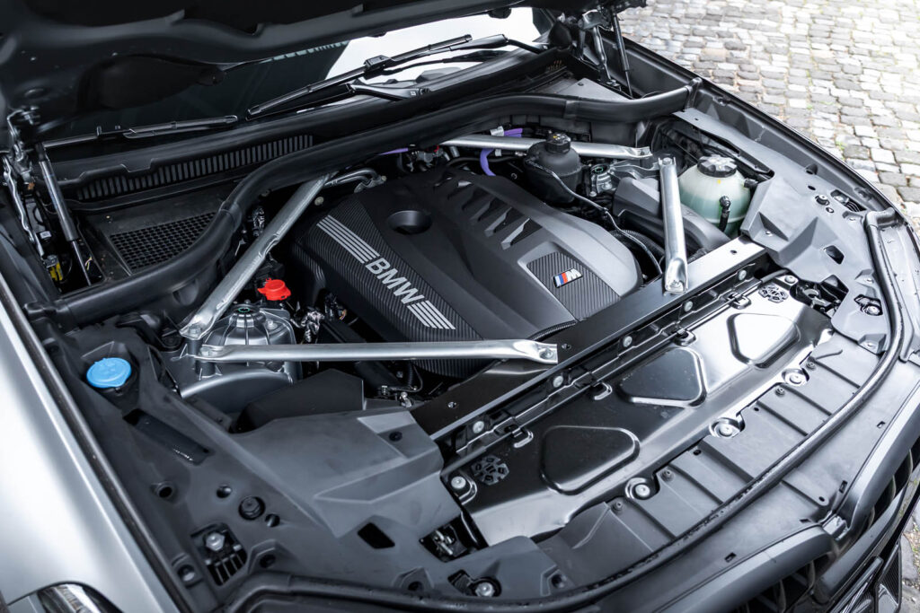 Manhart_MHX6_500 komora silnika