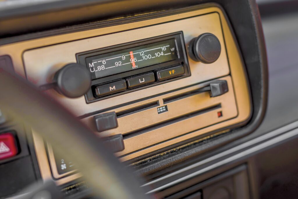 VW Jetta A1 Coupé CL oryginalne radio