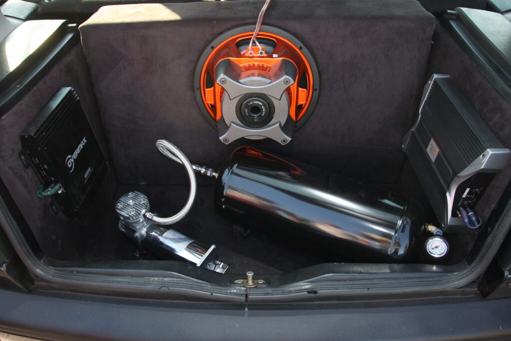 Tuning VW Golf Mk3 GTI kompresor i audio