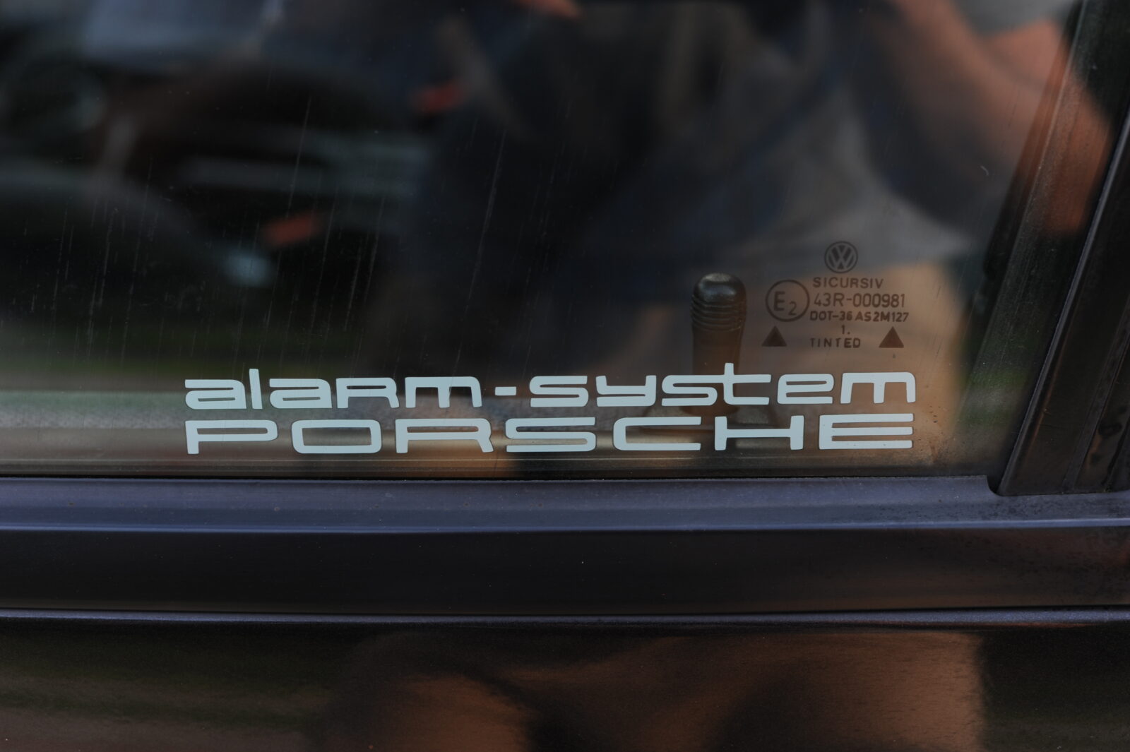 Tuning VW Passata B3 Variant GT nalepka o alarmie