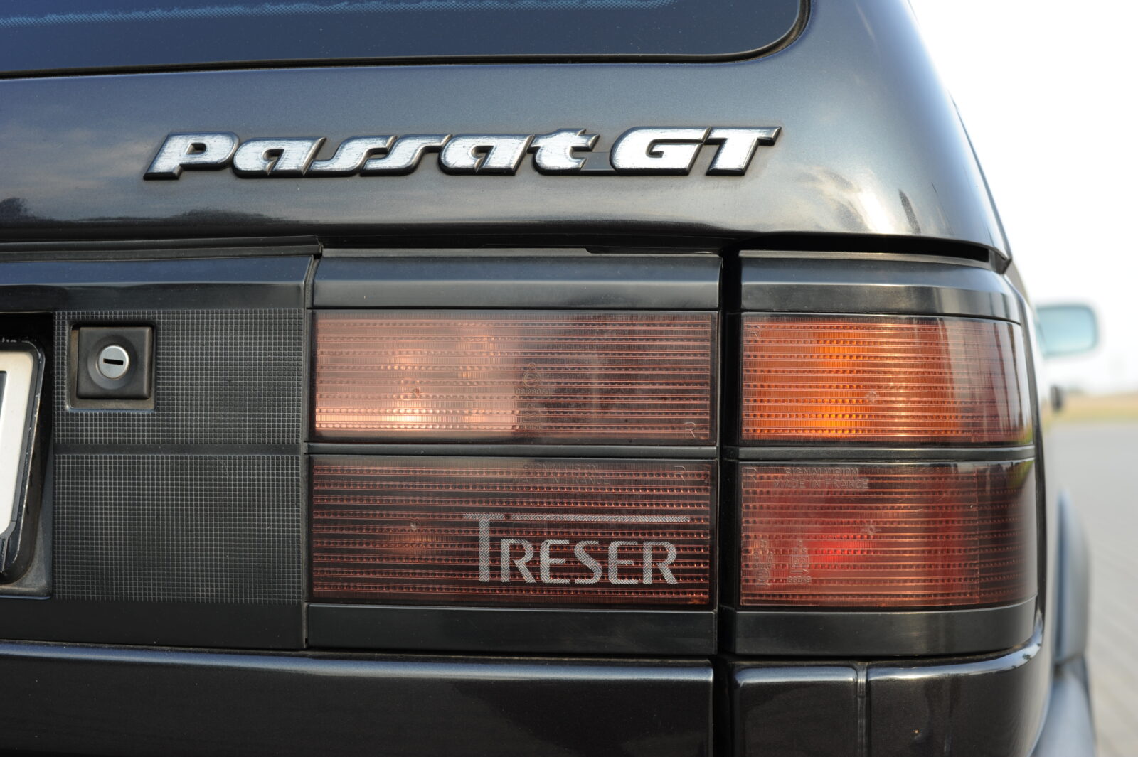 Tuning VW Passata B3 Variant GT tylne światła i napis Passat GT