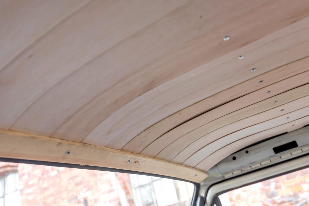 Tuning VW T3 Doka drewniane poszycie dachu