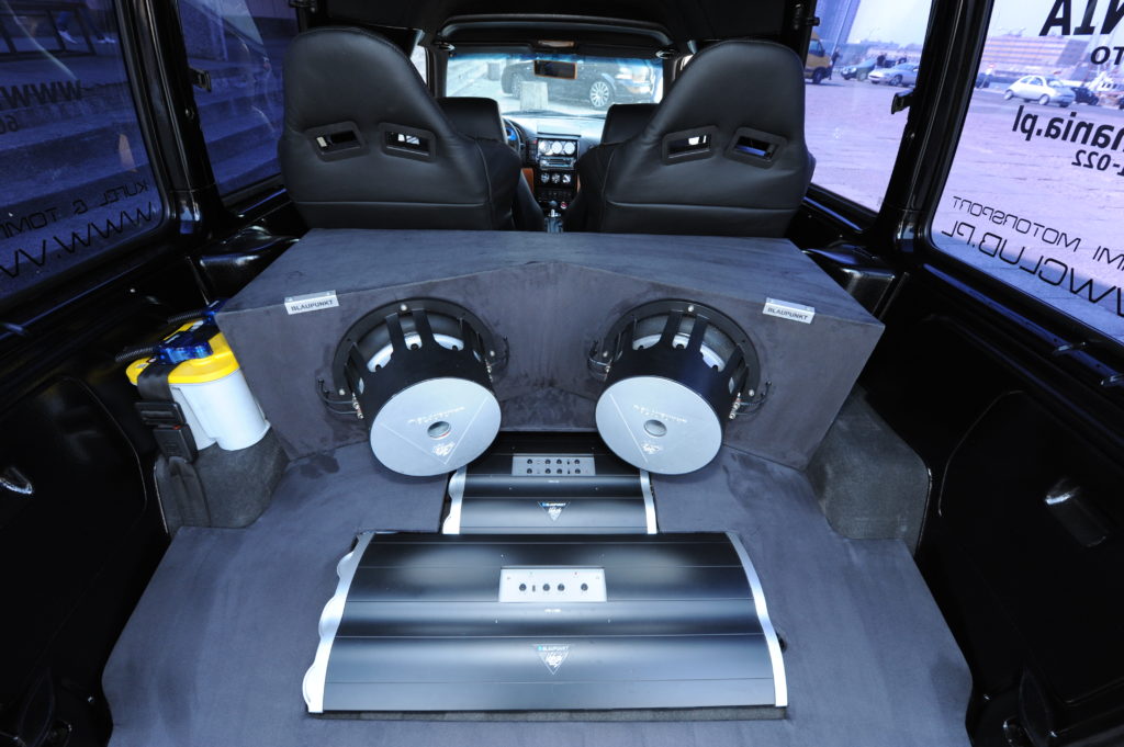 Tuning-VW-Caddy-2-zabudowa car-audio bagażnika