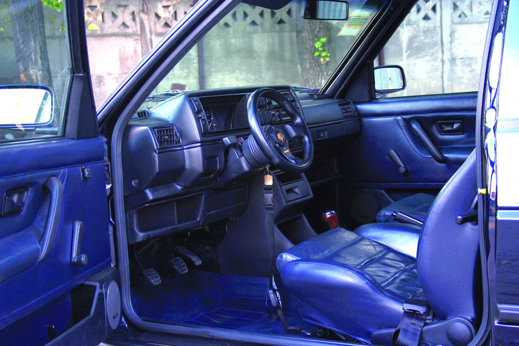 Tuning VW Golf Mk2 GTI Edition Blue kokpit
