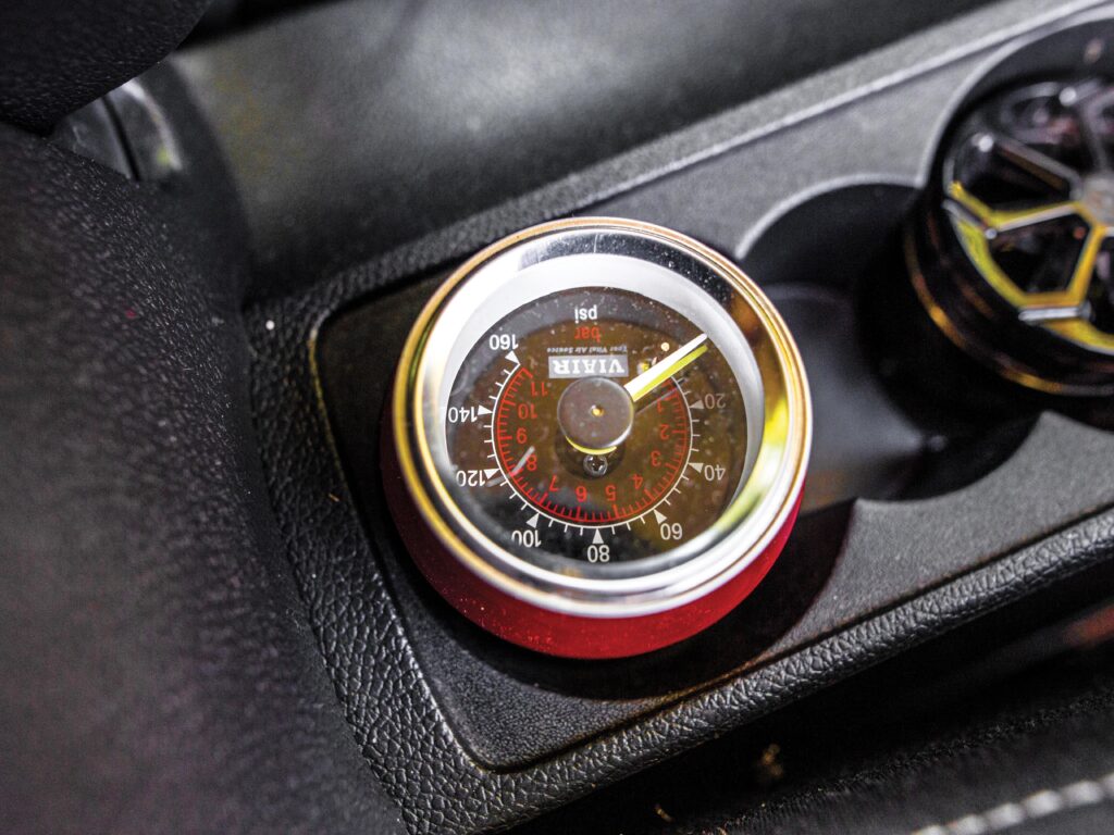 Tuning VW Scirocco wskaźnik ciśnienia