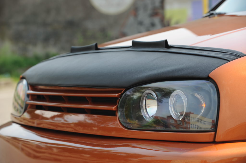 Modele VW pomarańczowy Golf Mk3 VR6 BRA na masce