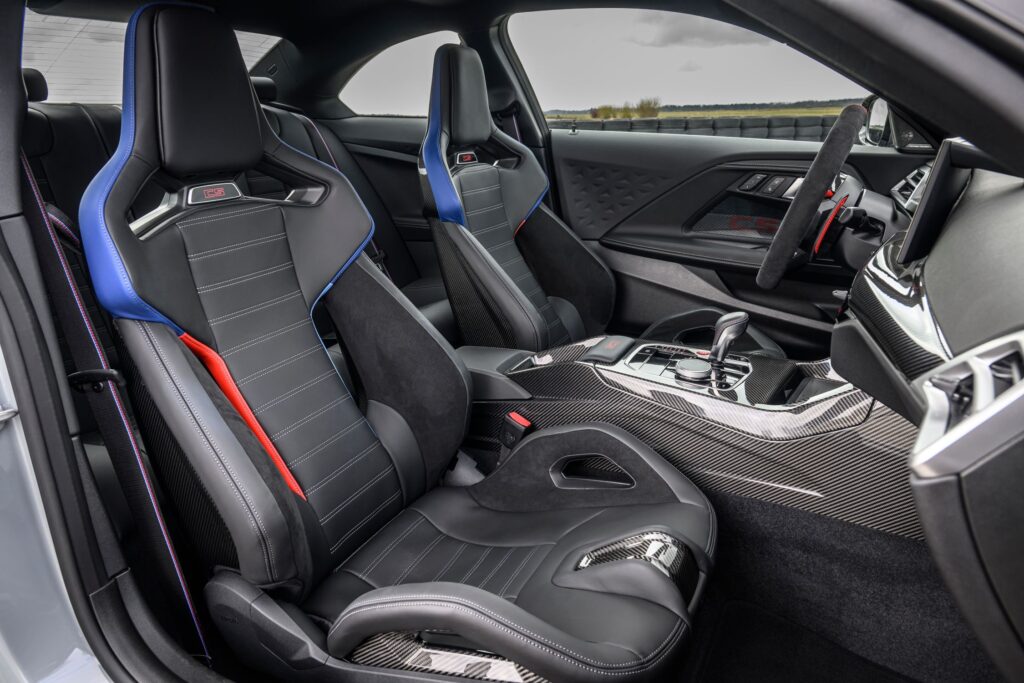 BMW M2 CS fotele