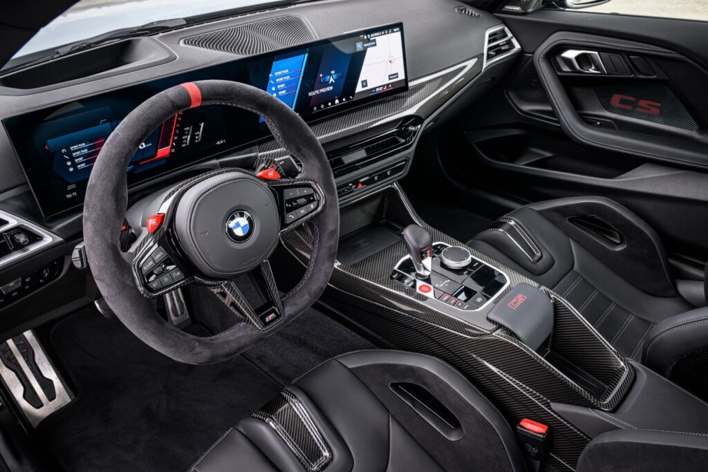 BMW M2 CS kokpit