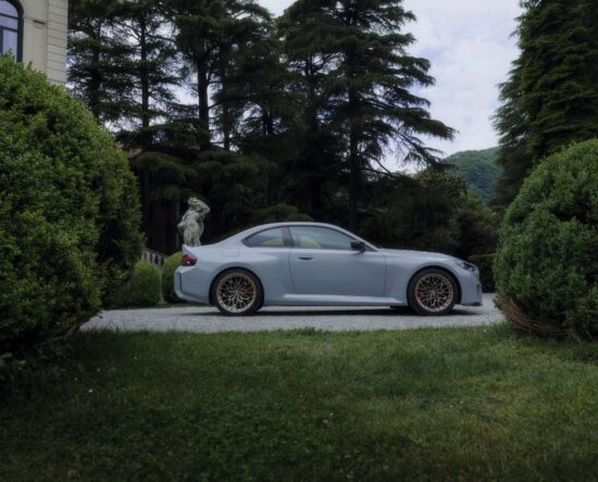 BMW M2 CS bok auta