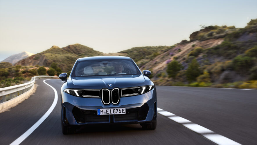 BMW Neue Klasse 2025 w czasie jazdy