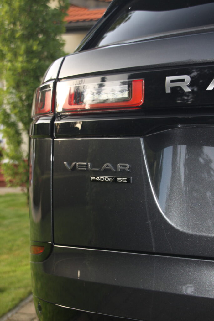 Range Rover Velar napis Velar P400e SE