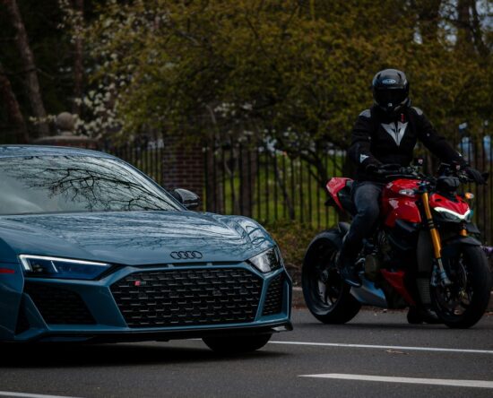 Samochód i motocykl