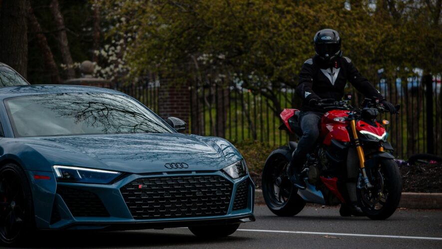 Samochód i motocykl