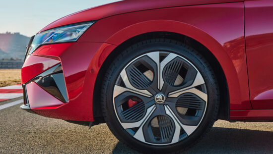 Przednie koło w Skodzie