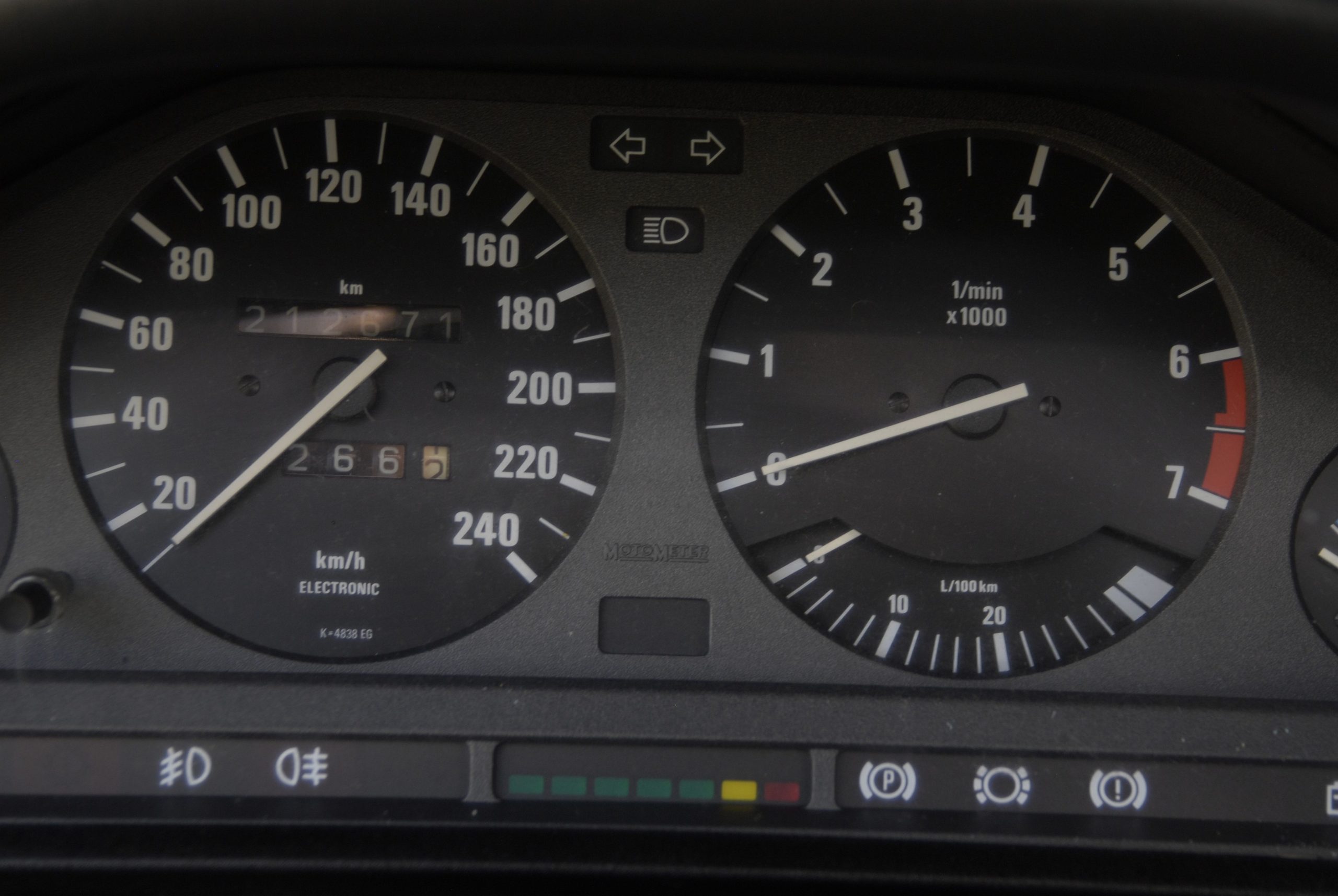 Tuning-BMW-E30-318i-Touring-zegary