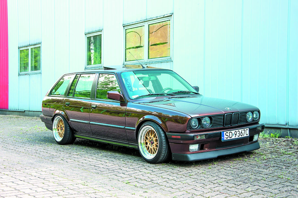 Tuning-BMW-E30-Touring-widok z przodu