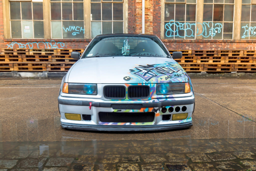 Tuning-BMW-E36-320i-widok z przodu