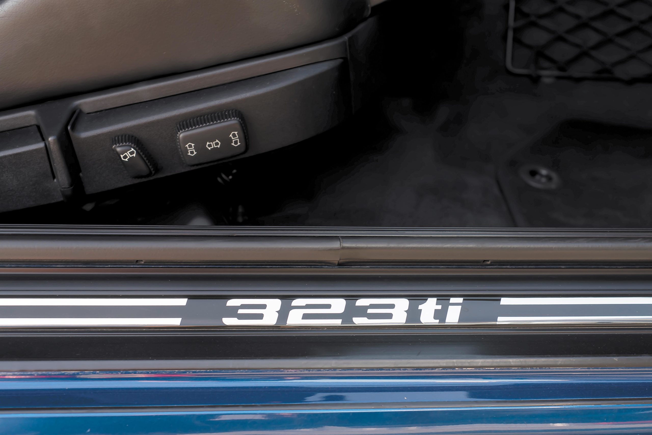 Tuning-BMW-E36-Compact-323ti- listwa progowa