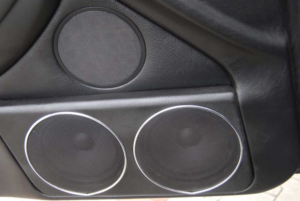 Tuning-BMW-E39-530d-głośniki w drzwiach
