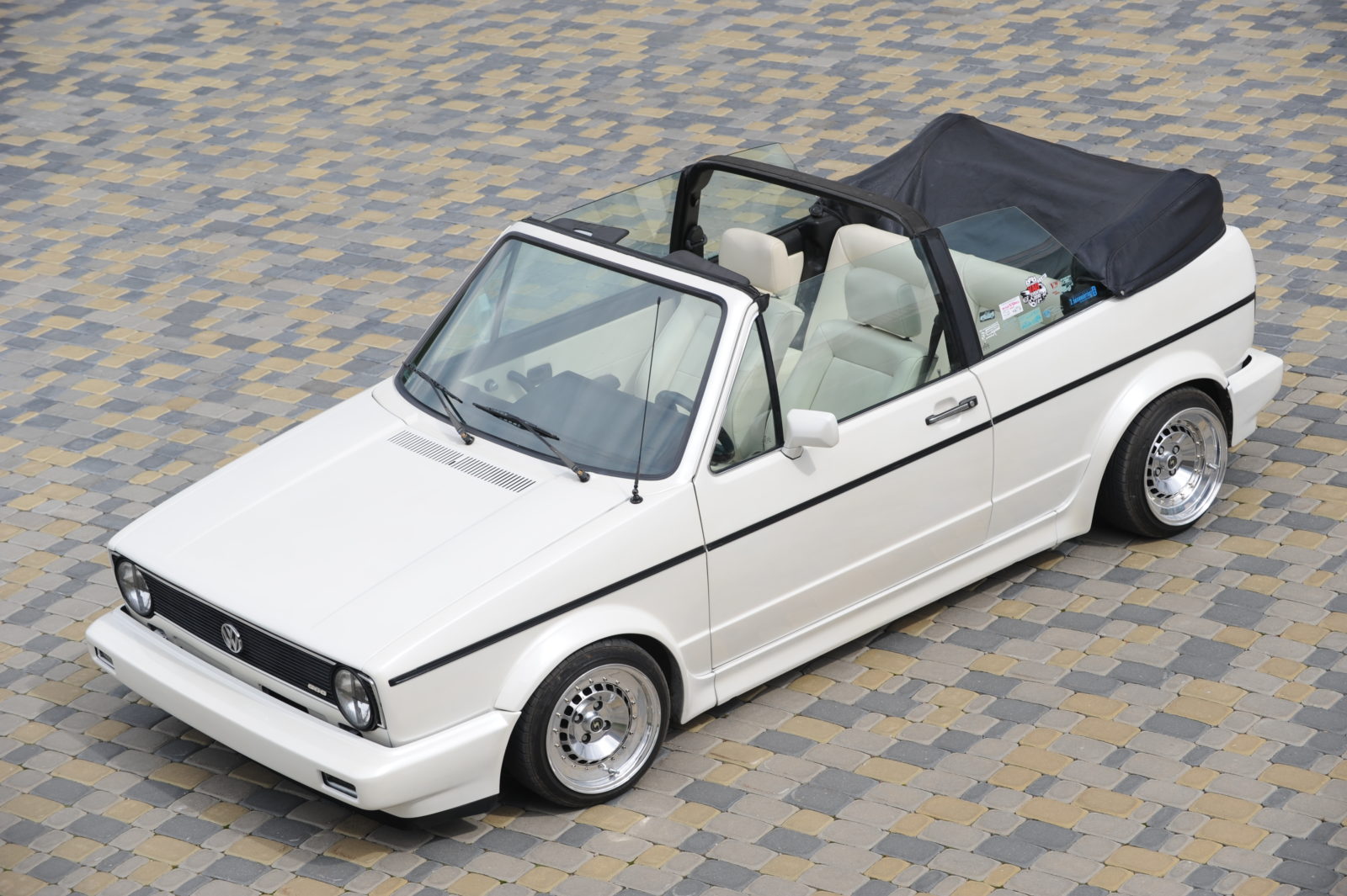 https://trends.com.pl/wp-content/uploads/Tuning-Golf-1-cabrio-34-scaled.jpg
