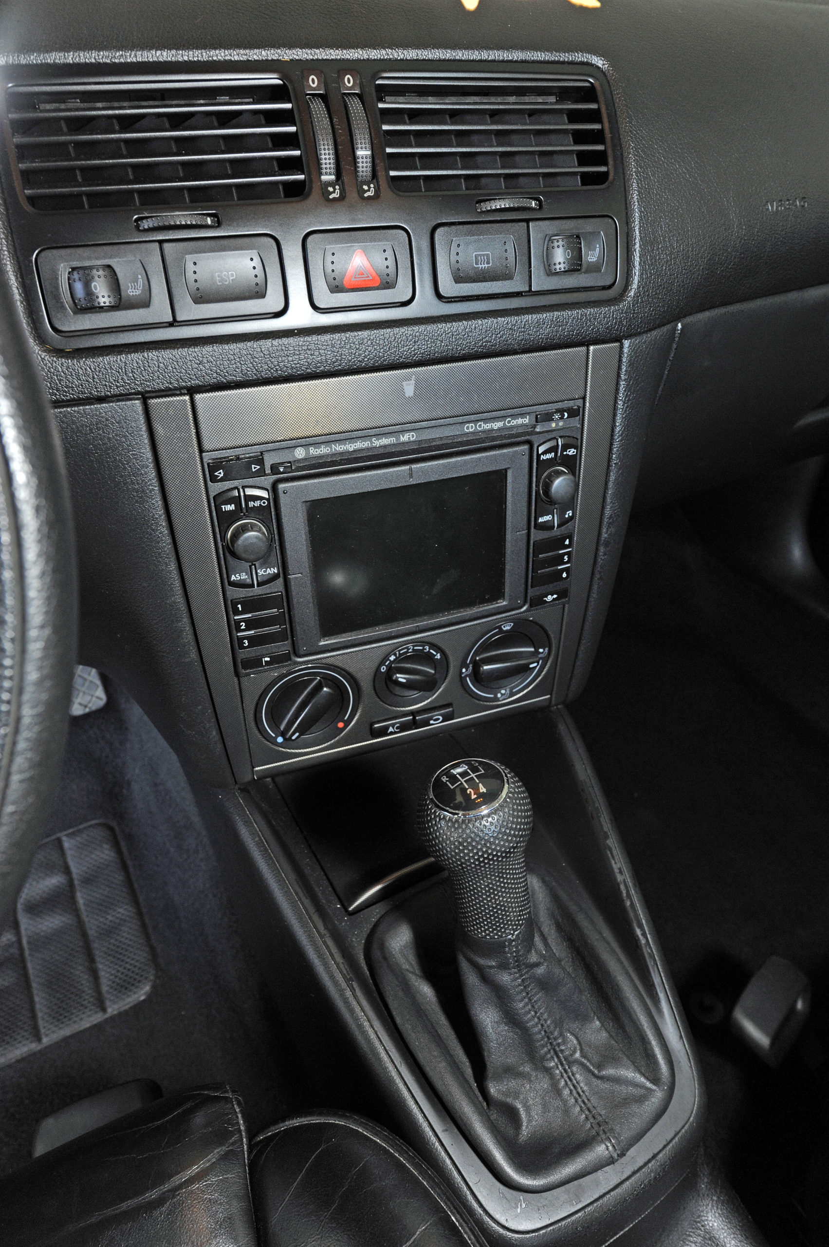 Tuning-VW-Bora-1.9-TDI-panel srodkowy