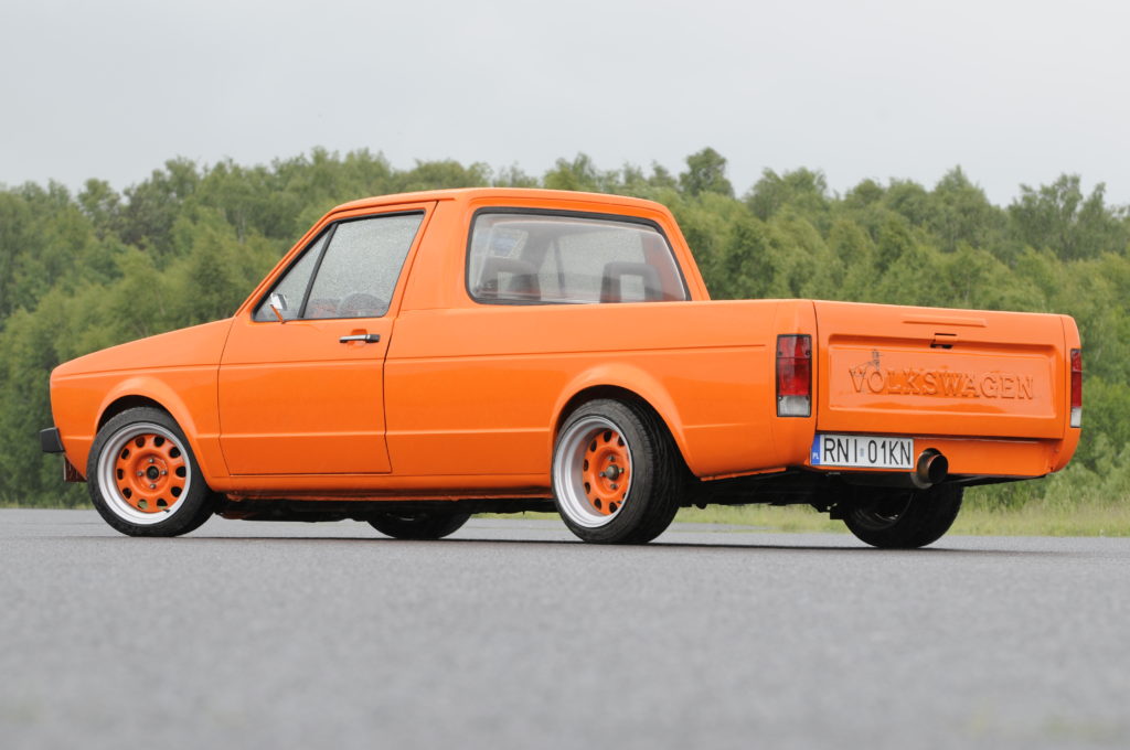 Tuning-VW-Caddy-1-pomarańczowe caddy od tyłu