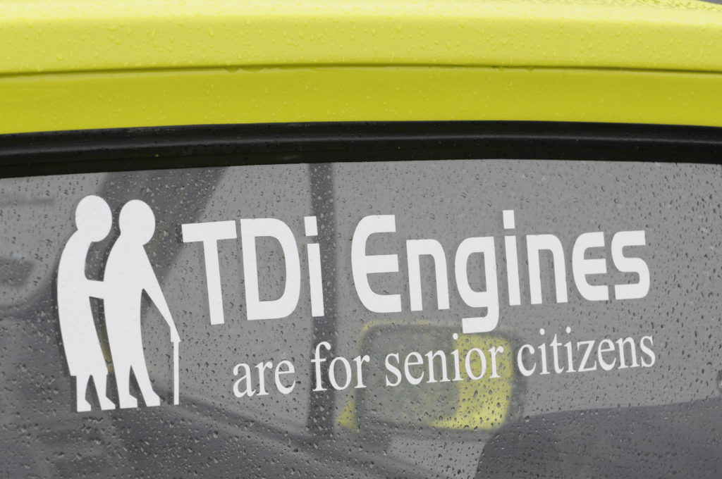 Tuning-VW-Caddy-1-nalepka TDI engine arę for senior citizens