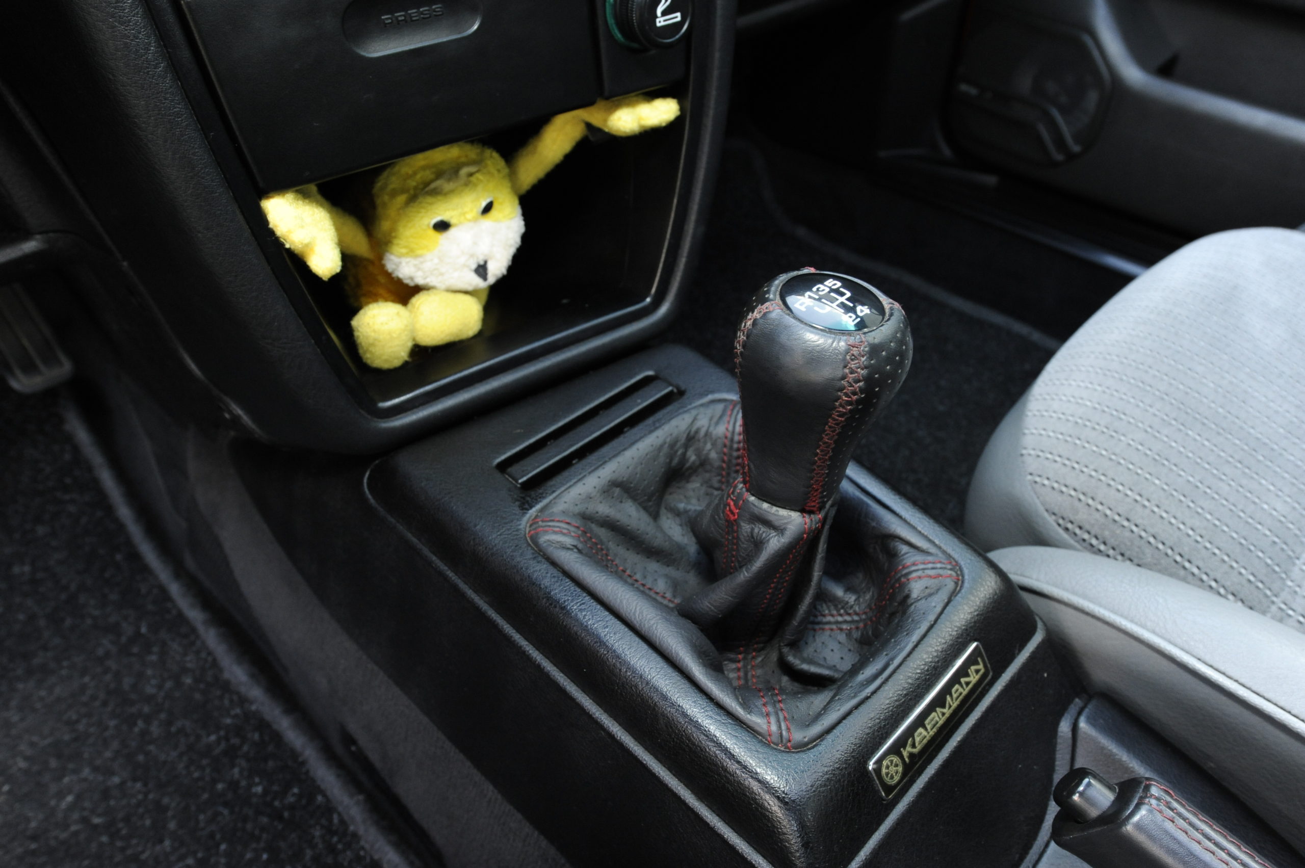Tuning-VW-Corrado-G60-dźwignia zmiany biegów