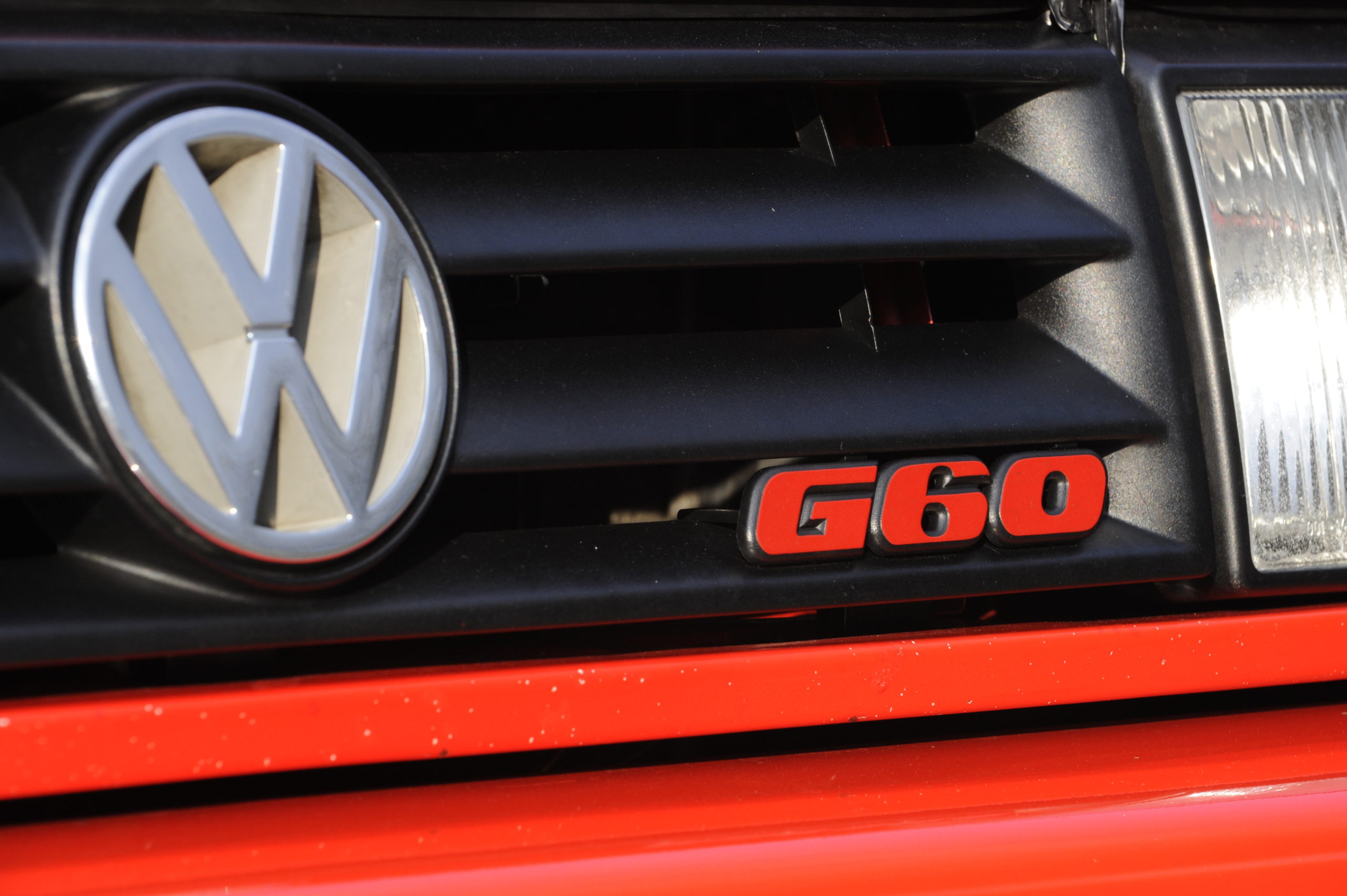Tuning-VW-Corrado-G60-napis G60 na grillu