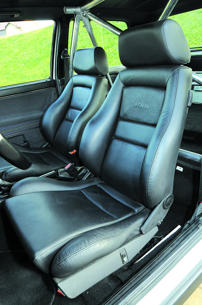 Tuning-VW-Golf-2-G60-fotele recaro