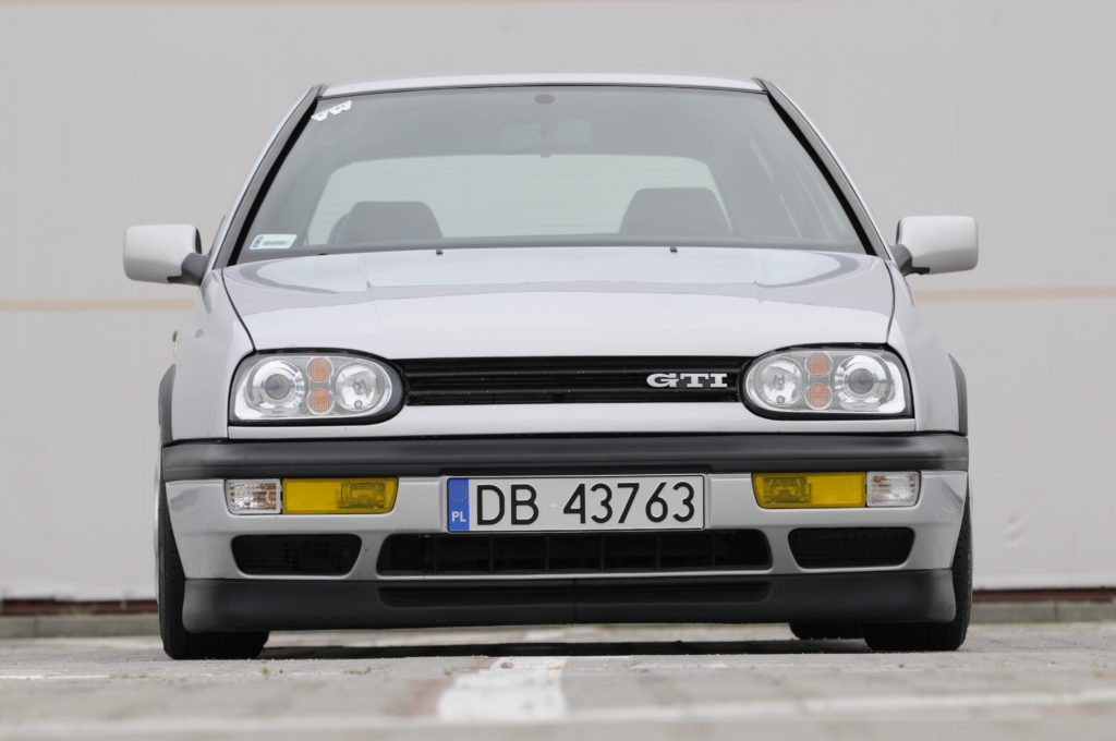 Tuning-VW-Golf-3-GTI-widok z przodu