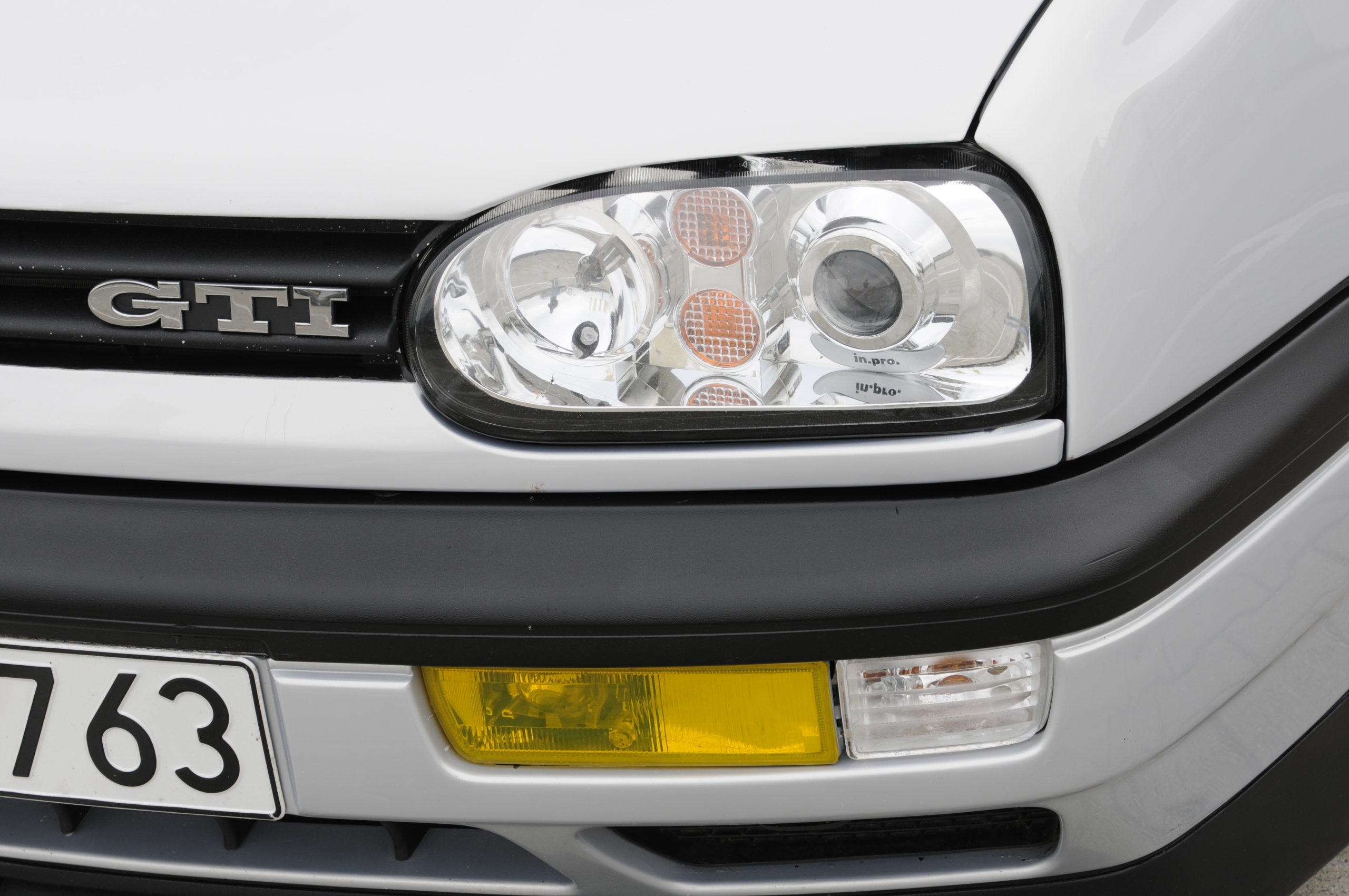 Tuning-VW-Golf-3-GTI-przednie lampy