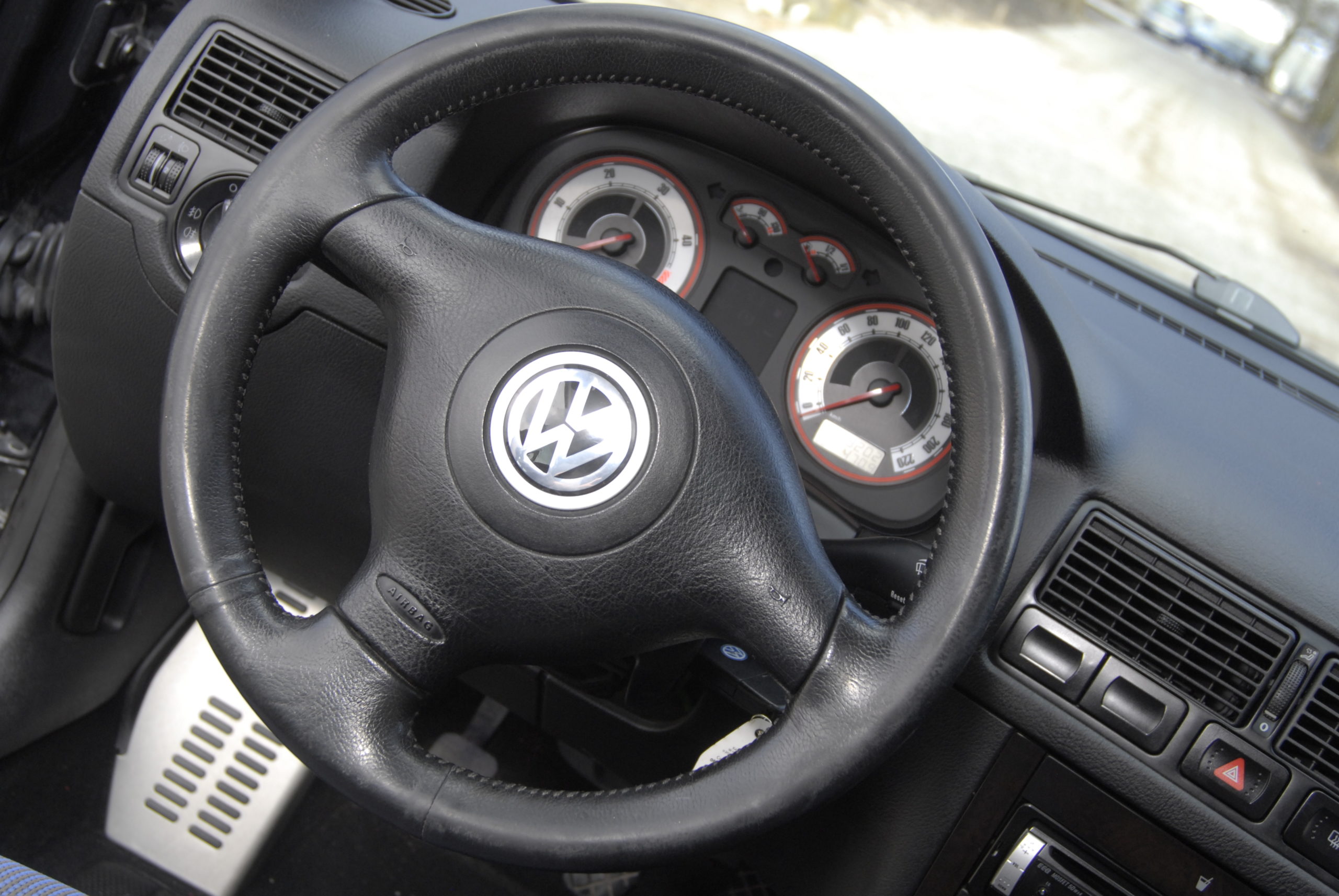 Tuning-VW-Golf-4-TDI-kierownica
