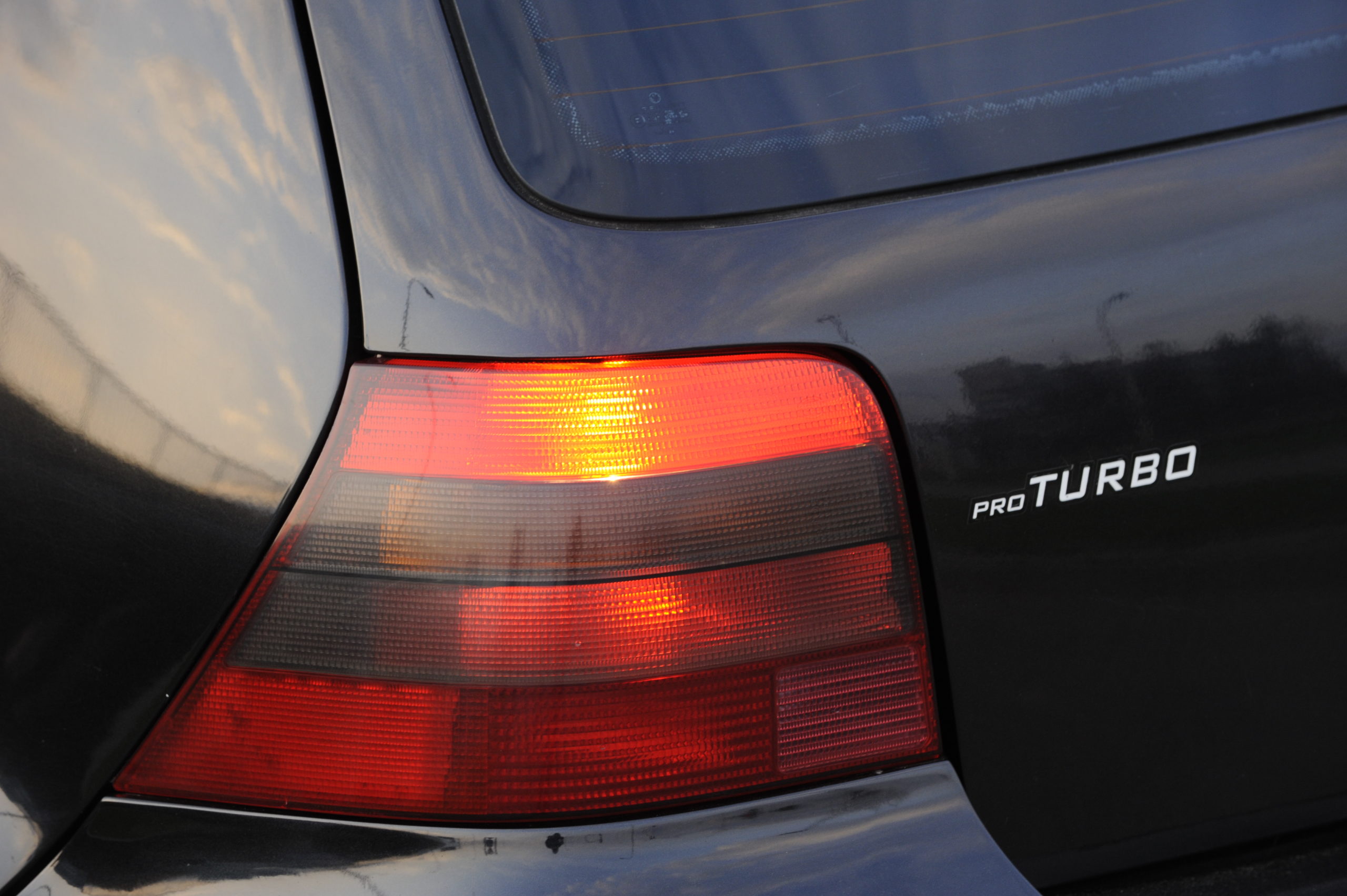 Tuning-VW-Golf-4-VR6-napis pro TURBO