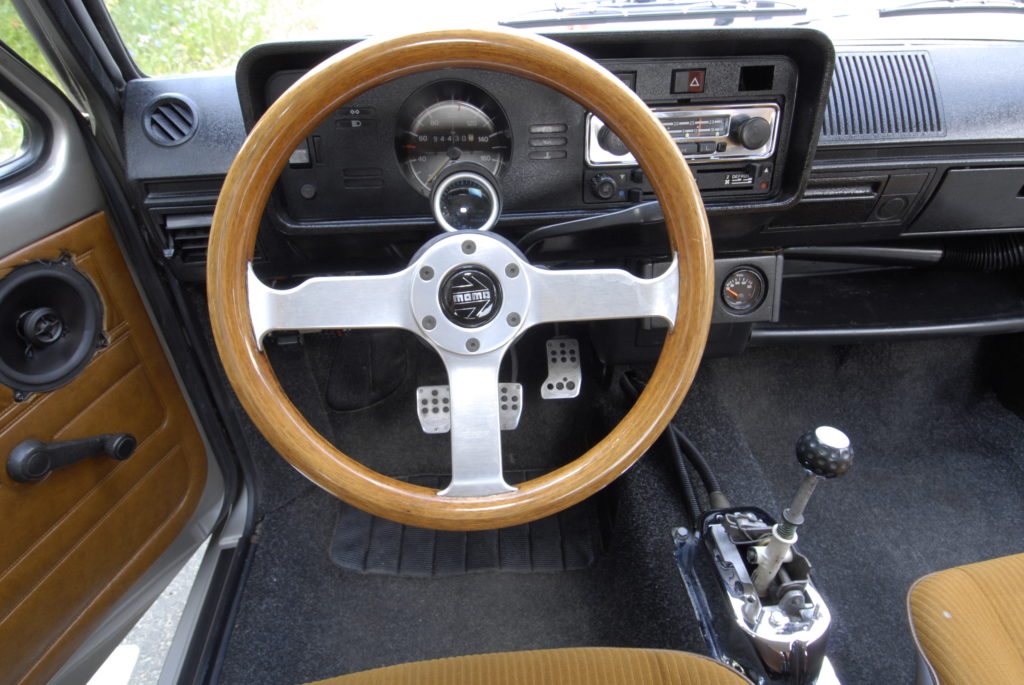 Tuning-VW-Golf-Mk1-CL-kokpit