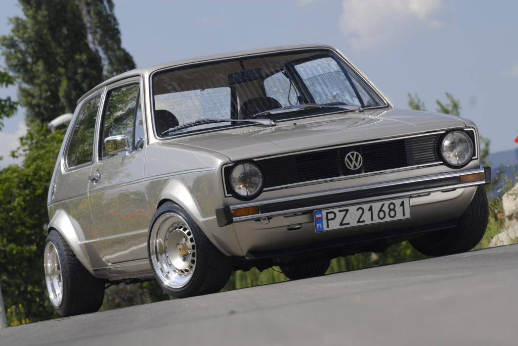 Tuning-VW-Golf-Mk1-CL-auto od frontu