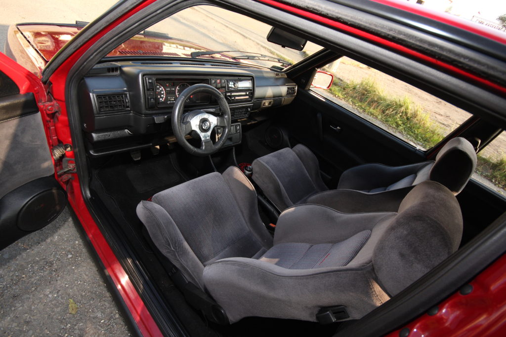Tuning-VW-Golfa-Mk2-przednie fotele