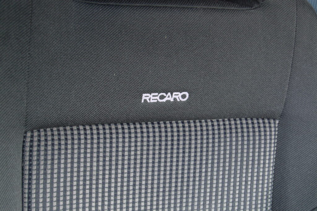 VW Bora 1.9 TDI haft Recaro na fotelu