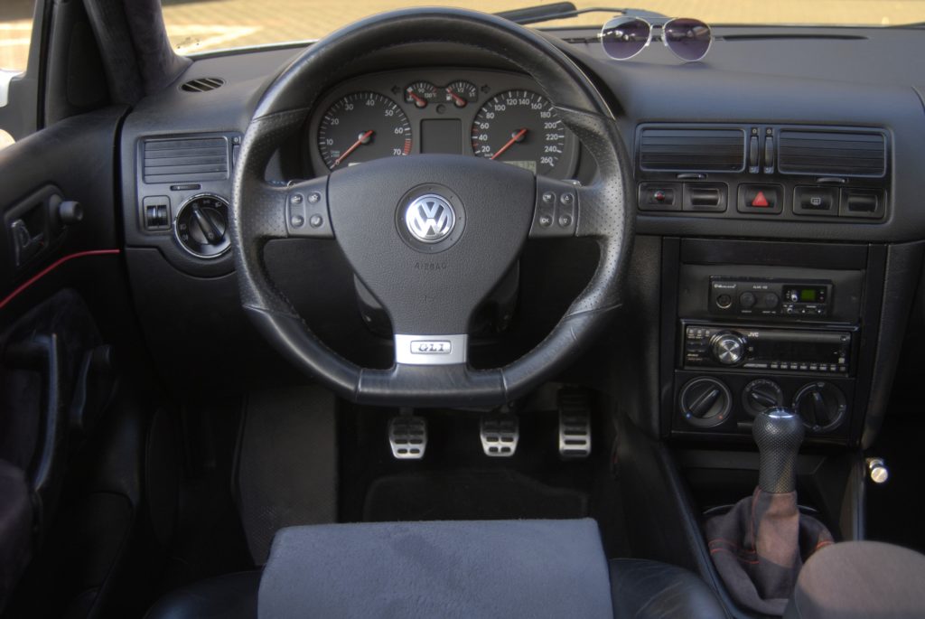 VW Bora 2.0 kokpit