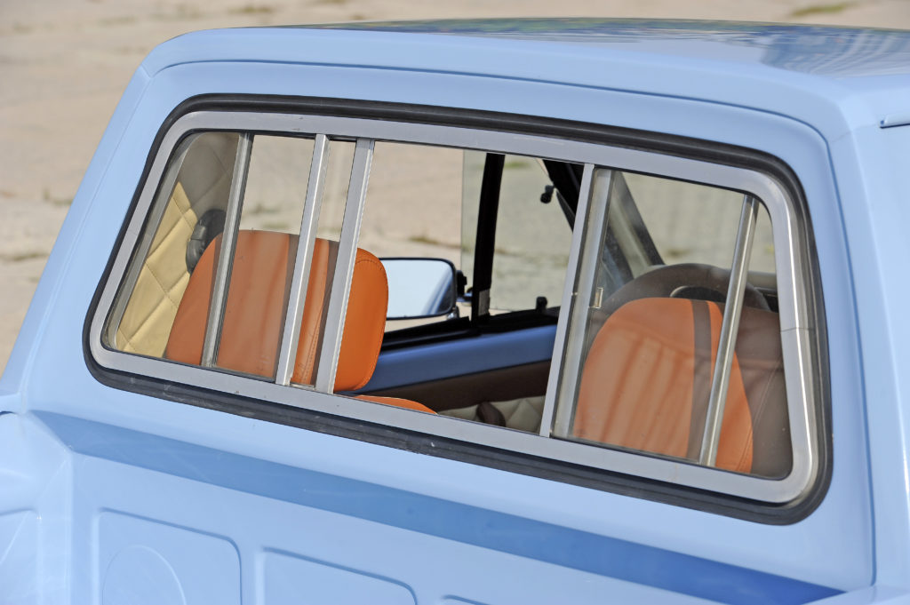 VW Caddy mk1 tylne otwierano okno