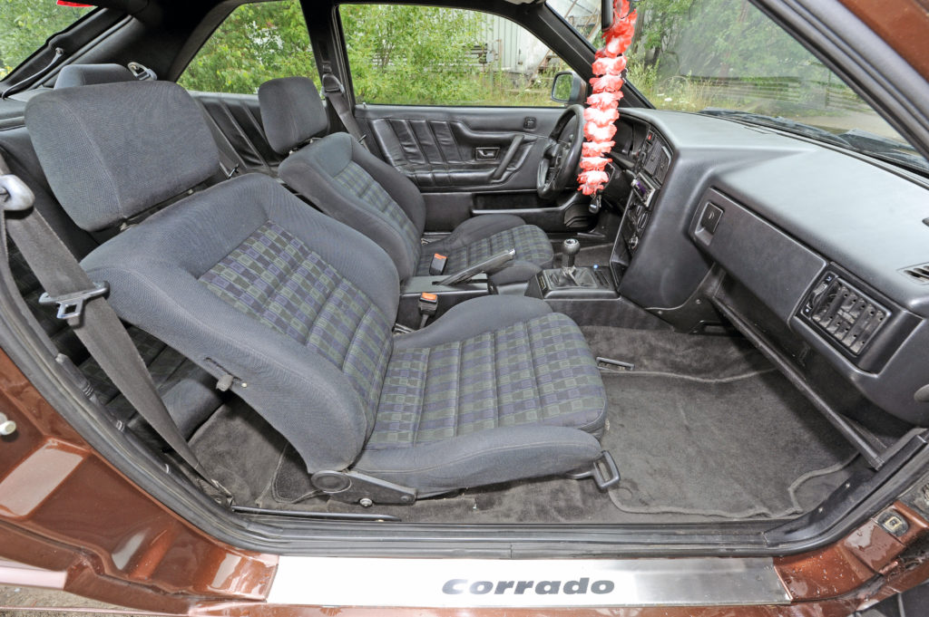 VW Corrado 1.9 TDI przednie fotele