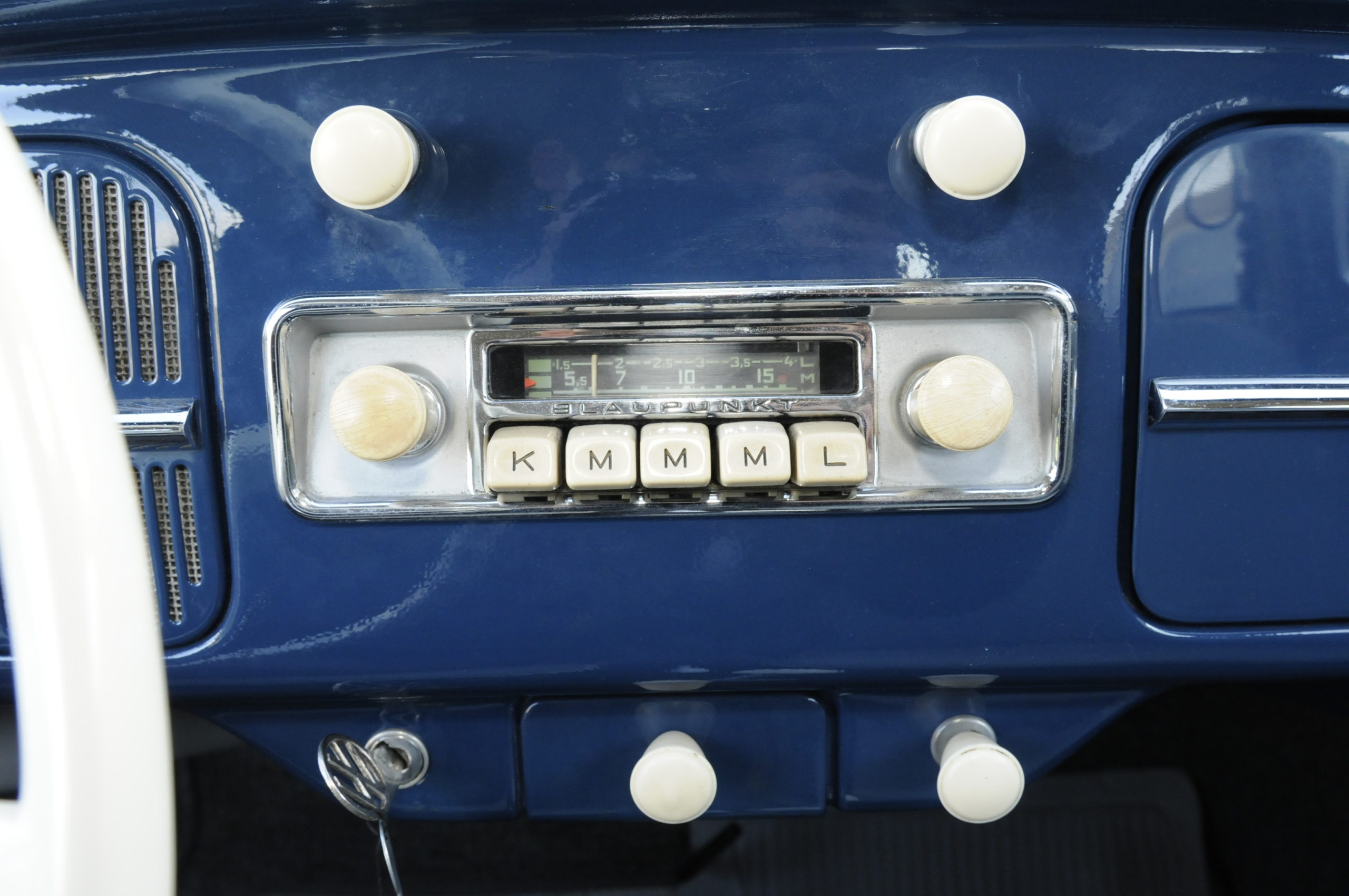 VW Garbus 1200 de Luxe oryginalne radio Blaupunkt