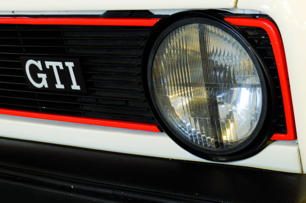 VW Golf 1 GTI Pirelli reflektor przedni z tzw. krzyżem