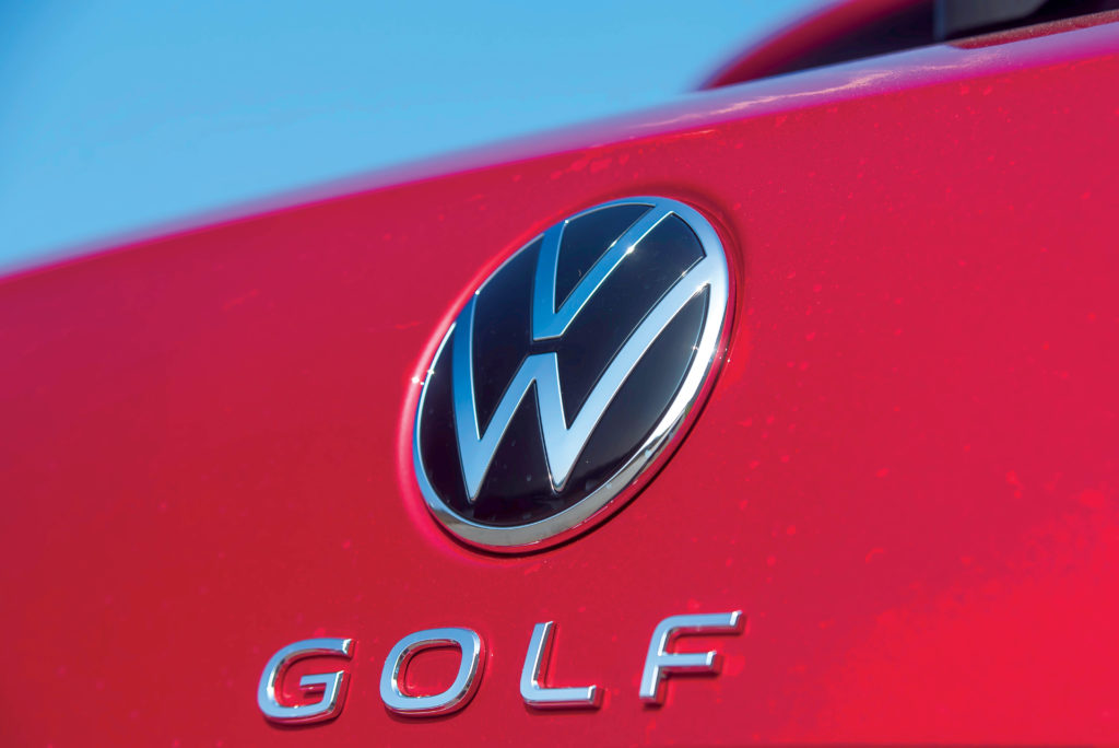 VW-Golf-8-Variant-1.5-e-TSI-logo golf