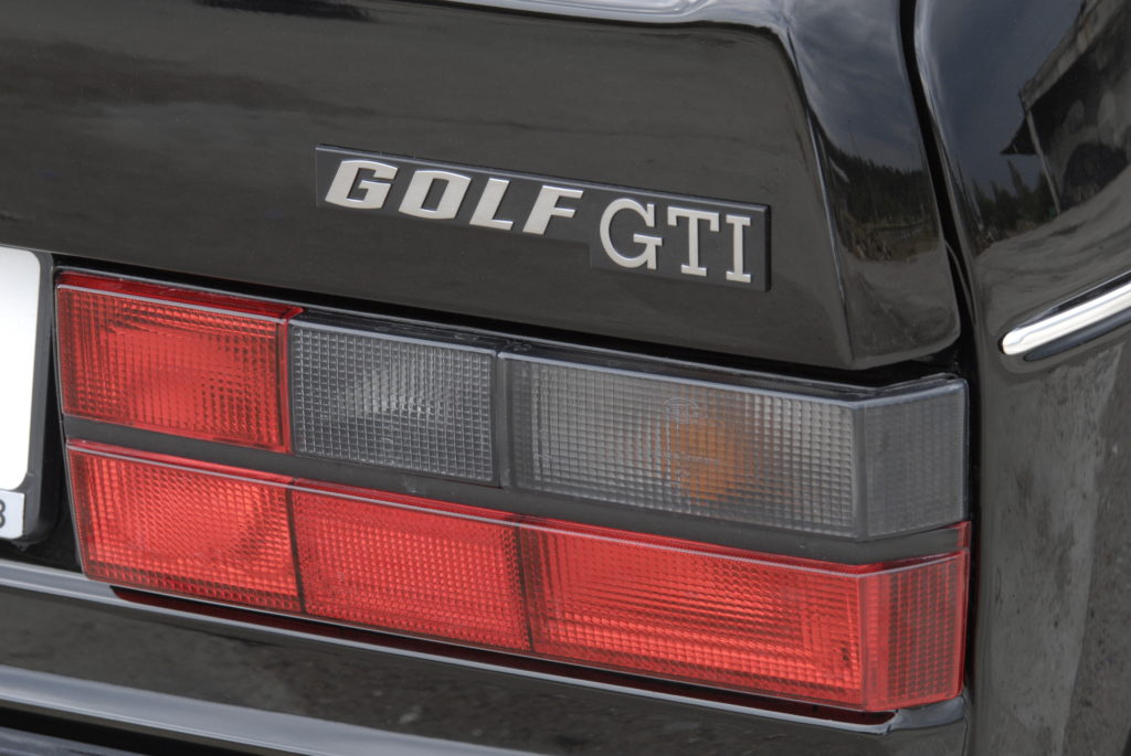 VW Golf Mk 1 Pirelli tylne światła