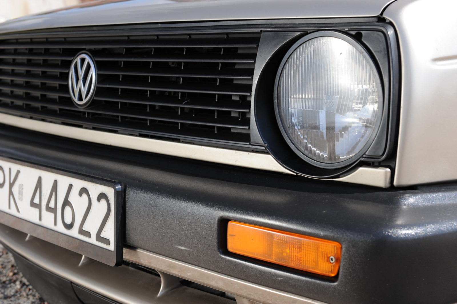 VW Golf Mk 2 1.6 TD przedni reflektor