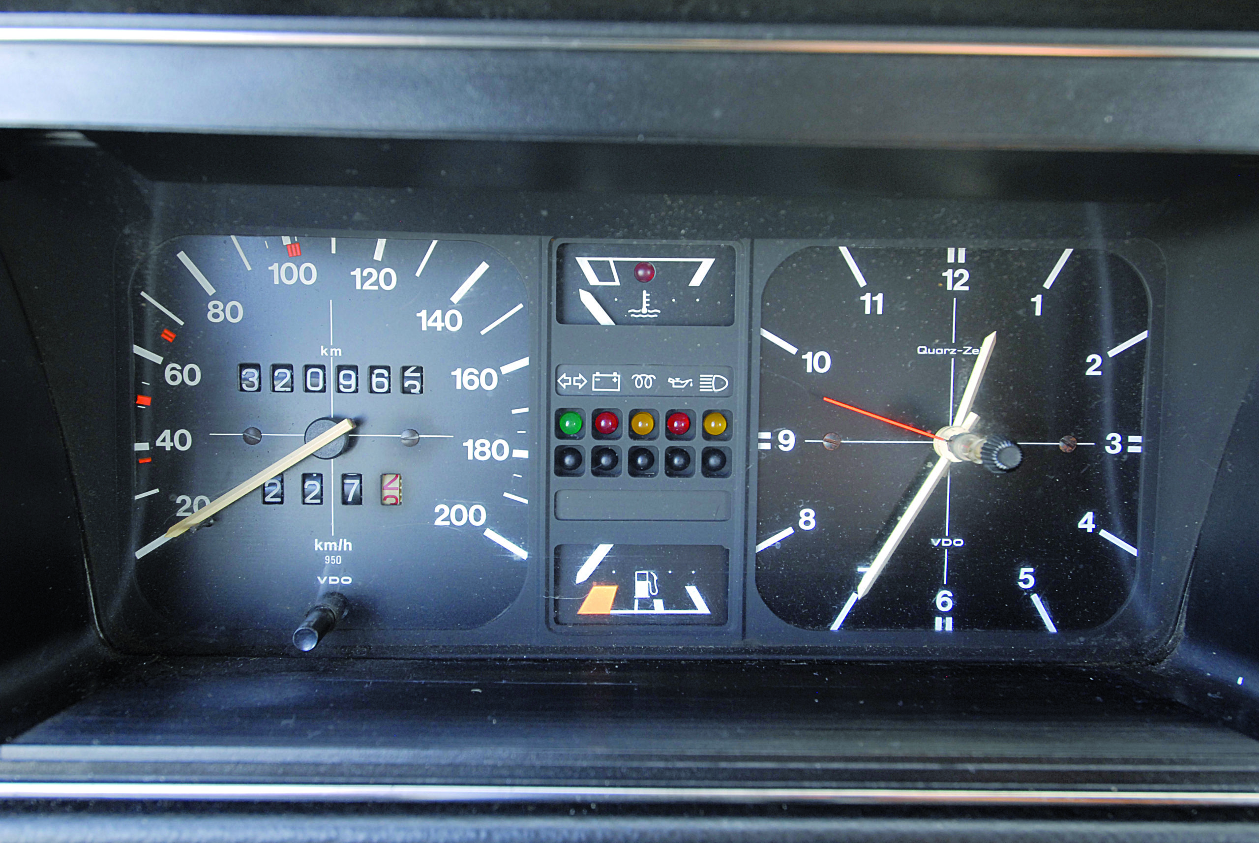 VW Golf Mk1 1.6D zegary